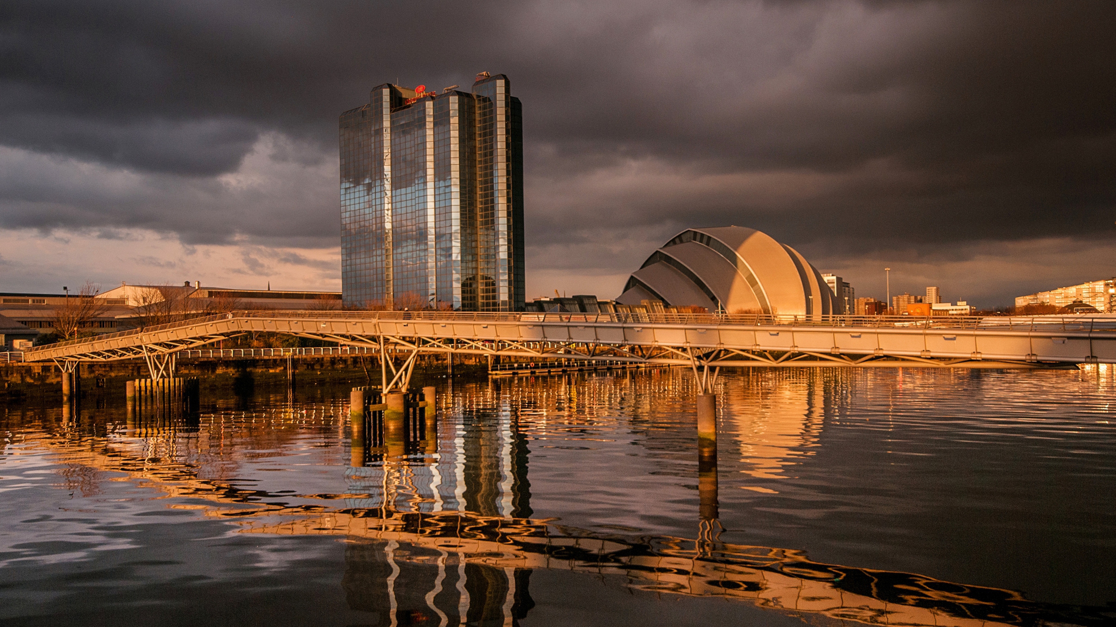 airport taxis scotland